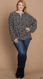 Curvy Floral Black Blouse Pullover