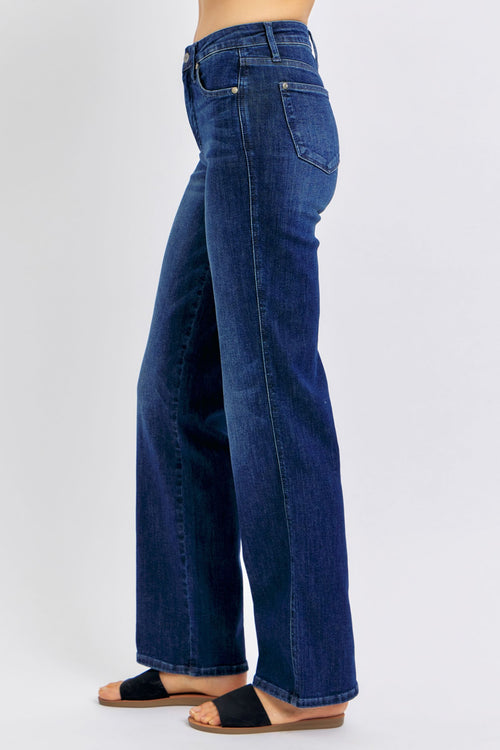 Judy Blue Mid Rise Tummy Control Straight Jeans